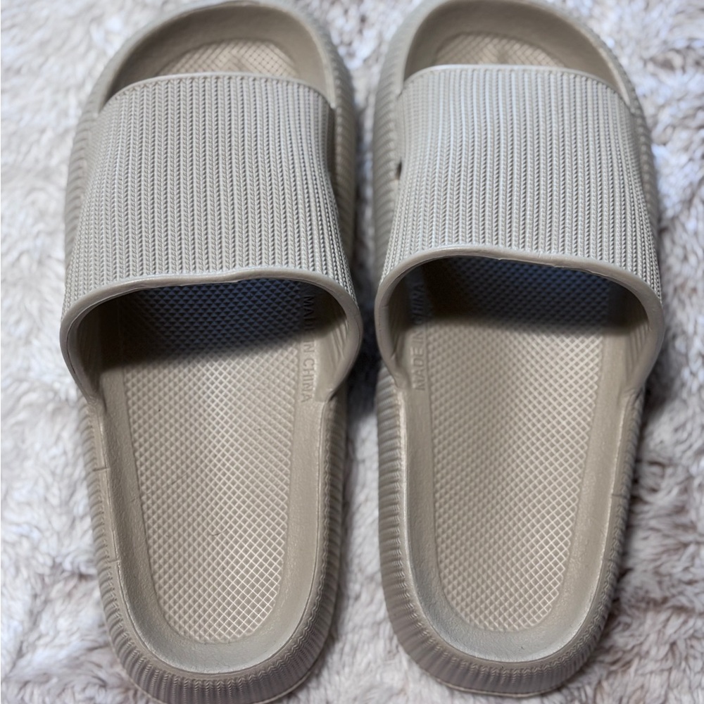 Neutral Beige Cloud Slide Sandals NWOT